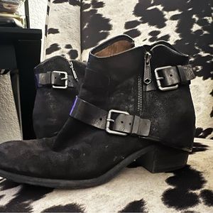 Donald Pliner Booties